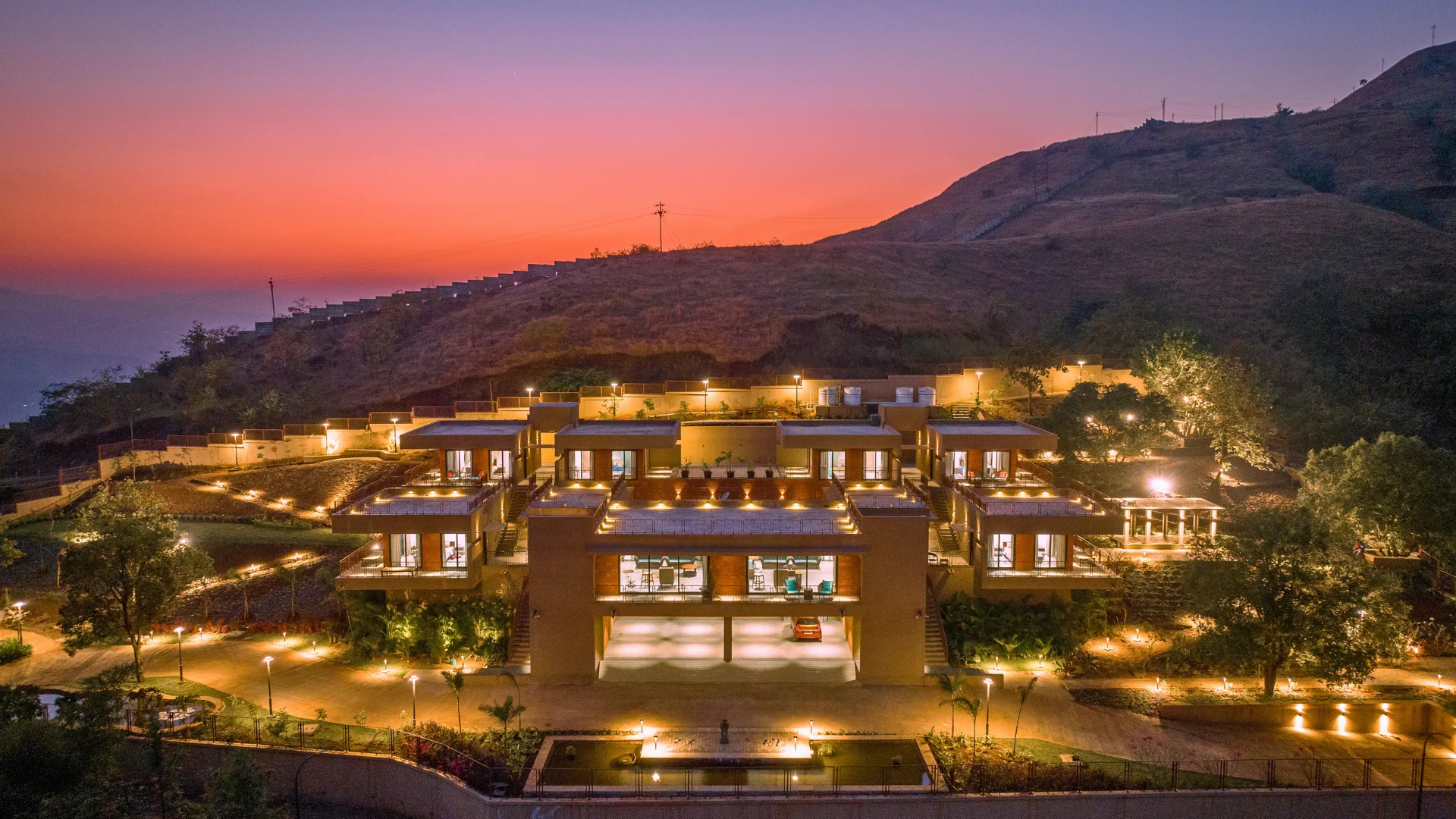 Tale of Twin Bungalows, Khadakwasla